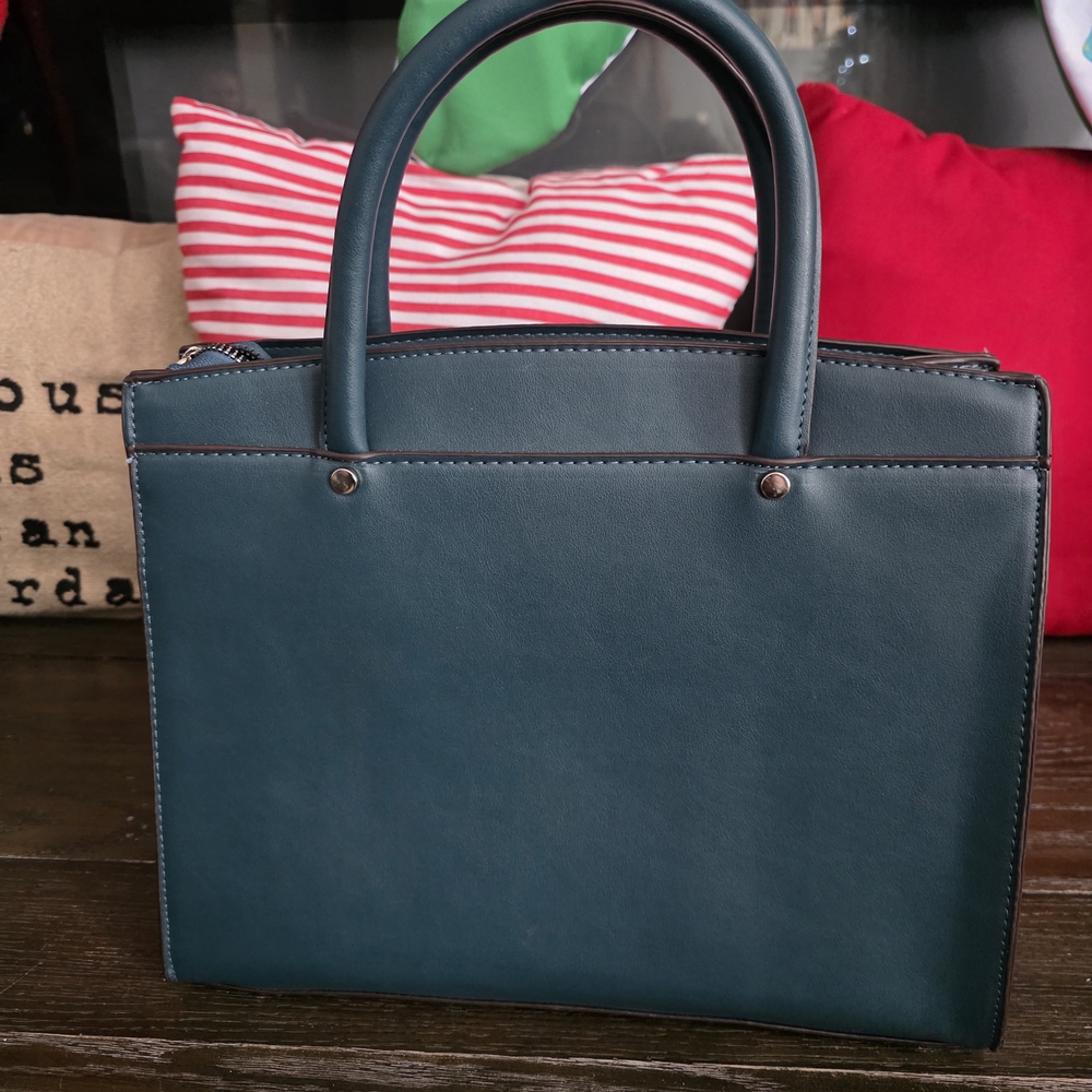 Adrienne Vittadini tote with a Faux Leather crocodile-embossed finish - Picture 7 of 15